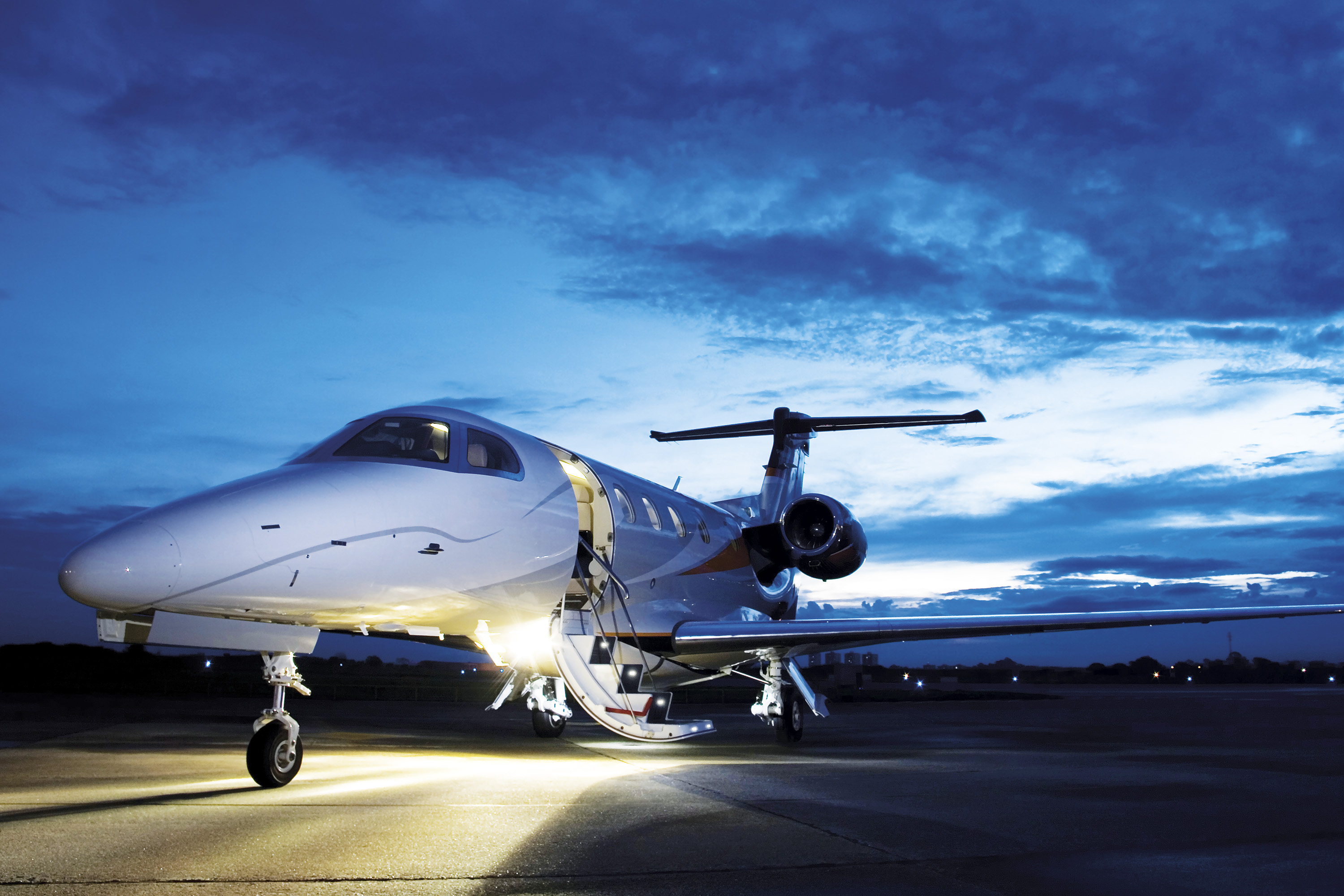 EMBRAER PHENOM 300 EMBRAER PHENOM 300