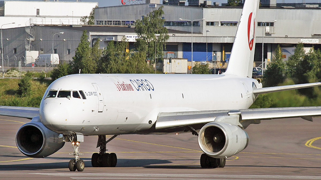 TUPOLEV TU 204 TUPOLEV TU 204